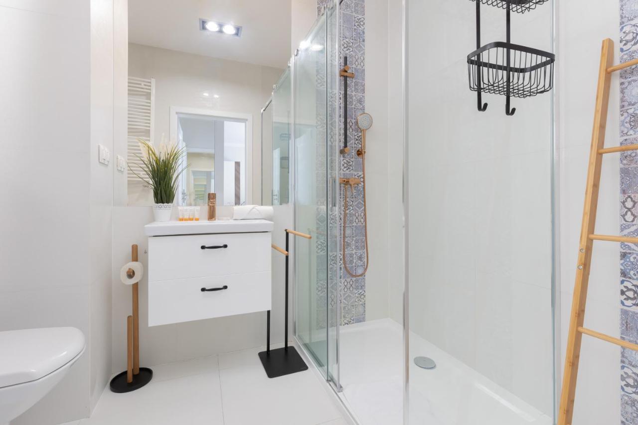 Lakeview Kapelanow Armii Krajowej By Renters Appartamento *