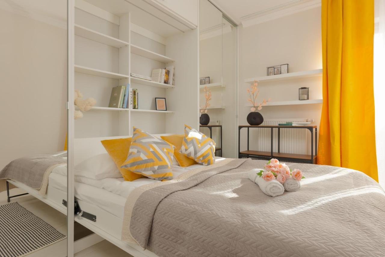 Apartment Lakeview Kapelanow Armii Krajowej By Renters