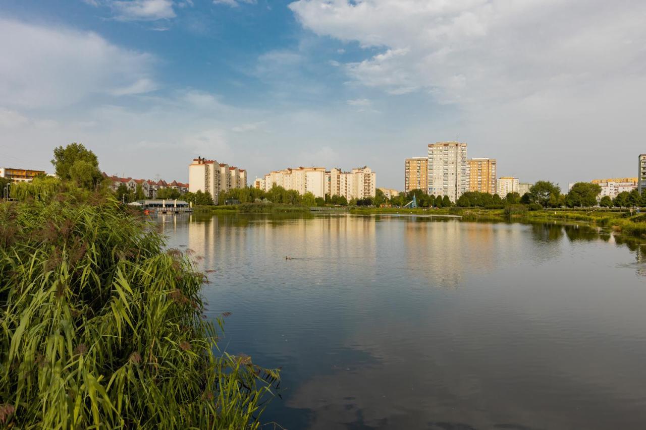 Lakeview Kapelanow Armii Krajowej By Renters