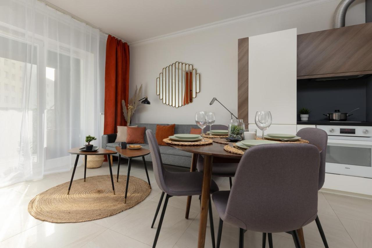 Apartment Lakeview Kapelanow Armii Krajowej By Renters Warsaw