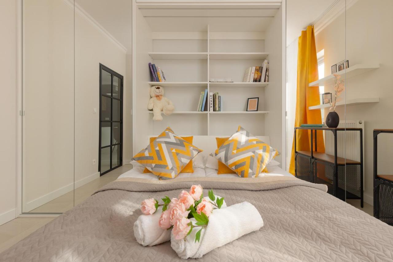 Apartment Lakeview Kapelanow Armii Krajowej By Renters Warsaw