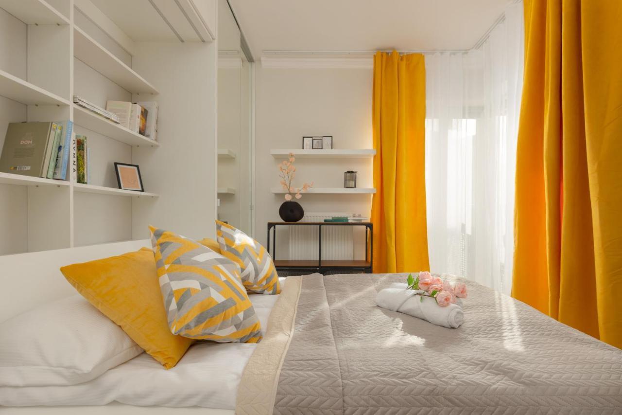 Lakeview Kapelanow Armii Krajowej By Renters Apartment Warsaw